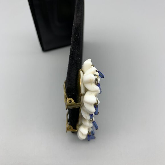 Vintage Made in West Germany White Flower Cluster Earrings with Clip Back - Picture 2 of 4